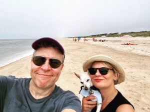Martha Plimpton Instagram - A week on the Island with pals. #swipeleft⬅️ #walter @dickiesampsoun #Doc #easthamptonsprings #fuckabortionbans