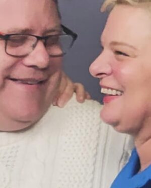 Martha Plimpton Instagram - Chin Twins! @seanastin #fatchins #notashamed! #wehavesomanychins #iloveseanastin #chintwins #morechinmorewin #teamchin #wonderchintwins