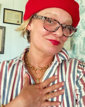 Martha Plimpton Instagram - It’s been a minute! Took a social media break over the holidays, and went on a road trip. Now I’m back and #livinmylifelikeitsgolden in my #cuteaf shiny jewels! It’s a new year and I’m feeling sparkly. Thank you, @maisonmiru! Teddy bear charm by @toppleandburn. #redlipsforever💋 @violette_fr , sweet #oxfordstripe shirt by @sezane