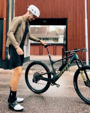 Martin Söderström Instagram - It’s @vasaloppet time again! 
96 km of racing tomorrow ✊🏼
Ended up 57th last year, let’s see if we can improve that!