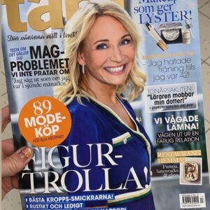 Martina Haag Instagram - Älskar att jobba med er 📸maria östlin. 💃🏼ann åström 💄jessica wahlgren. Glad fredag allihopa❤️