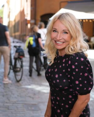 Martina Haag Instagram - Tack för alla gratulationer och allt firande på min födelsedag💜💜💜💜🙋🏼‍♀️