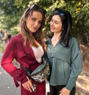 Martina Zábranská Instagram - Sestry z iných tisícročí ❤️
#mamanaprenajom 
#missrist