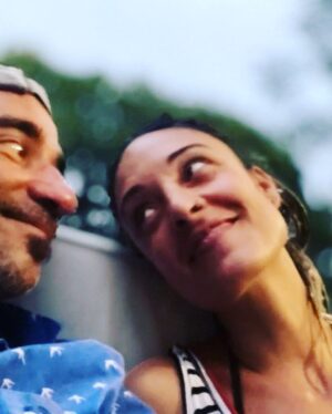 Martina Gusmán Instagram - 🌺🌺🌺🌺🌺

Últimos momentos del 2021 💓 
Despedir …💓
Agradecer …💓
Amar…💓
Intencionar 💓

Les deseo mucho amor y luz para este nuevo año. 🙌🏽💫💘
