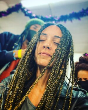 Martina Gusmán Instagram - ¿Quien necesita un café intravenoso para arrancar hoy? 
🙋🏻‍♀️🙋🏻‍♀️🙋🏻‍♀️🙋🏻‍♀️🙋🏻‍♀️

Por acá arriba desde las 4.30am 💃🏻
🌺🌼🌸🌺🌼🌸🌺🌼🌸🌺🌼🌸

Contame como empieza tu jueves 🌺🌸🌼🌺🌼🌸🌺🌼🌸🌼🌸🌺

Buen díaaaaa a tod@s!!!! 💫💫💫

#Rodaje #TvSerie #Colombia 🎥🎬