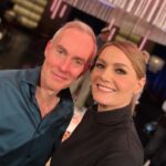 Martina Hill Instagram - 👉heute 22:00 beim Kölner Treff im WDR gibt’s den ersten Trailer zu meiner neuen Show „Hillarious“💥 (ab 9.2. bei @primevideode ) und die einmaligen Kollegen #johannkoenig, @atzeschroeder_offiziell @sharonbattiste_ @anja_reschke @leonwindscheid @bernhard_bettermann und natürlich die wunderbare @bettinaboettinger #kölnerfreff #hillarious #caveman #trailer #werbungausliebe❤️