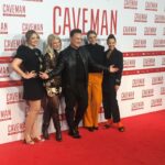 Martina Hill Instagram - ❤️Liebe Premieren-Grüße🫶 CAVEMAN ab dem 26.01. im Kino🍿 #kinowerbung #nochjemandeis? #cavemanfilm #designerselfie