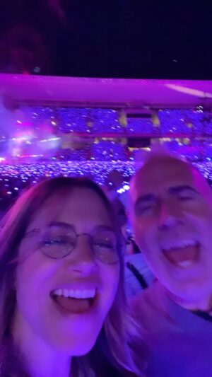 Martina Klein Instagram - COLDPLAY❤️BARCELONA
.
@coldplay @alexcorretja74 #barcelona #Coldplaybarcelona