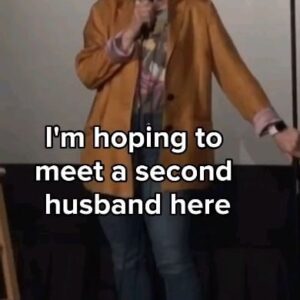 Mary Lynn Rajskub Instagram - Searching for that second husband. @marylynnrajskub 

See Mary Lynn tonight at 8pm in The Main Room with @sarahkatesilverman @roryalbanese @donnellrawlings @danagould @robbyhoffman @audreystewisart  more! Limited tickets left at hollywoodimprov.com #hollywoodimprov #comedy
