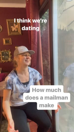 Mary Lynn Rajskub Instagram - Love happens where it does #dating #singlemomlife #mailcarrier #comic #standup #comic #actor #sagaftrastrong 
LINK IN BIO FOR DATES AND TICKETS