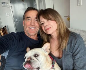 Mary-Margaret Humes Instagram - Early morning #nyc  with @johnwesleyshippjr … what a wonderful way to wake up … coffee and #puppykisses #dawsonscreek 25 years later #foreverfriends ❤️