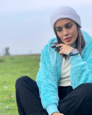 Maryam Qhajar Instagram - هرگز به خاطر چيزيكه لبخند 
به لبهايت آورده، پشيمون نباش ...
🌳🪵

#مريم_قجر #بازیگر #هنر #سينما #تئاتر #ايران #شمال #هنری #طبیعت #گرگان #گردشگری #سفر #گلستان #سفرهای_کوتاه_من #بازیگران #بازیگران_زن #زندگی #طبیعت_زیبا #طبیعت_گردی #من #لبخند #متن #استایل #مدرن #مد #انرژی_مثبت #حس_خوب