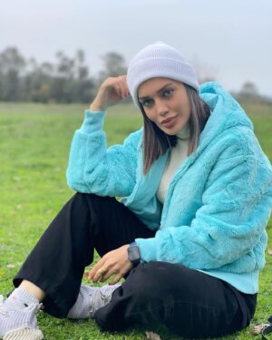Maryam Qhajar Instagram - هرگز به خاطر چيزيكه لبخند 
به لبهايت آورده، پشيمون نباش ...
🌳🪵

#مريم_قجر #بازیگر #هنر #سينما #تئاتر #ايران #شمال #هنری #طبیعت #گرگان #گردشگری #سفر #گلستان #سفرهای_کوتاه_من #بازیگران #بازیگران_زن #زندگی #طبیعت_زیبا #طبیعت_گردی #من #لبخند #متن #استایل #مدرن #مد #انرژی_مثبت #حس_خوب