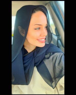 Maryam Qhajar Instagram - خوابی دیگر
به مردابی دیگر
خوشا ماندابی دیگر
به ساحلی دیگر
به دریایی دیگر
خوشا پر کشیدن
خوشا رهایی
خوشا اگر نه رها زیستن
مردن به رهایی!
#احمد_شاملو 

#مريم_قجر #بازیگر #هنر #سينما #تئاتر #سریال #ايران #هنری #زندگی #زن #ساحل #دریا #من #اشعار #شمال #گرگان #گلستان #مازندران #حس_خوب #آرامش