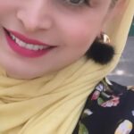 Maryam Kavyani Instagram - . در سکوت حسی بوجود می آید به نام حس رضایت از اینکه چه خوب شد در مقابل قضاوتش سکوت کرم چه خوب شد در مقابل بی احترامیش سکوت کردم چه خوب شد گله شنیدم ولی خودم راتوجیح نکردم چه خوب شد اسرارم را فاش نکردم چه خوب شد اهدافم را نگفتم گاهی سکوت رفاقتهارا بیشتر میکند حرمت ها را نگه میدارد و ارزشها را بالا میبرد. زیرا من معتقدم بلند ترین صدا ی این دنیا زمان است.همه چیز را سنجیده و به وقتش نمایان میکند. #دلنوشته_کاویانی#مریم_کاویانی#حرف_دل #دکلمه#دست_نوشته_های_من #هنرمندان#صدای_ماندگار#سکوت #رضایت