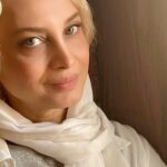 Maryam Kavyani Instagram - . ما اگر باور کنیم که در این جهان پهناور و بین این همه مخلوقات خداوند هیچیمو و همه چیز یم آنوقت بیشتر مراقب رفتارمان خواهیم بود. بعضی از فریادها گوش خراشی بیش نیست. و بعضی از سکوت ها نشان شأن اجتماعی درخشانی است که پشت صبر و حوصله درخشانتر هم میشود. اعمال درست ماست که اثری ماندگار در بوم زندگیمان به جا میگذارد. جهانمان را زیباتر کنیم... …………. #دلنوشته_کاویانی#مریم_کاویانی #زندگی_سالم#زندگی_ایده_آل