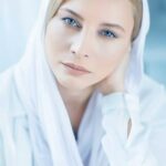 Maryam Kavyani Instagram - . زیبایی برای من : نظم و سادگیست، تقارن در زندگیست، هدف برای سازندگیست، همیاری برای خوشحالیست چیزی که در حواشی ما کم شده و بعد میگوییم نمیدانیم چرا حالمان خوب نیست؟! …… #زندگی_سالم #حال_خوب_ساختنی_است #مریم_کاویانی