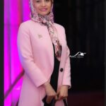 Maryam Kavyani Instagram - . اندیشه ،زندگی را میسازد و صبر و پشتکار ما را میسازد. گاهی رسیدن و گاهی نرسیدن قسمت و سهم ماست. ولی… مهم تر از همه ، قوی شدن و آگاه شدن برای عاقبتی آرام است… ……… عاقبت همه انسانهای شریف و صادق و پرتلاش به خیر و آرامی باد🙏 …….. #دلی#تفکر_مثبت_و_قانون_جذب#مریم_کاویانی #عکاسان_ایرانی