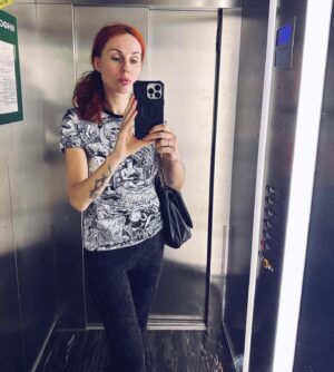 Maryana Romanova Instagram - Принял ношу - не жалуйся. 
Это я о нагрузке, которую добровольно водрузила на плечи. Но успеваю же!