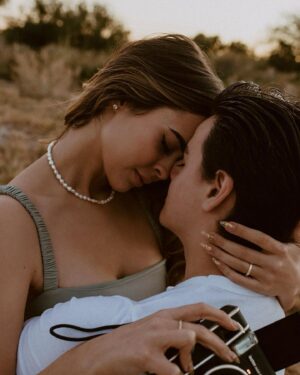 Marybeth Havens Instagram - Obsessed with you. @seanhavens🤍 
Wearing @5522miles pearl necklace. 

Photograher: @elianaatwoodphoto