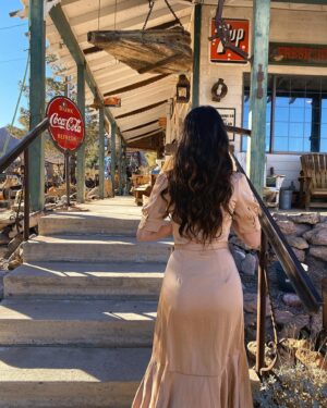 Marybeth Havens Instagram - We took a stop off at #nelsonsghosttown on the way to #lakemead for a valentines days shoot. ❤️
Hair: @vegasmakeupartistry 
Makeup: @cindimenjivarmua