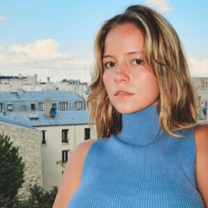 Marysole Fertard Instagram - Une année de plus sur cette planète de zinzin