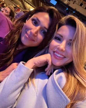 Masiela Lusha Instagram - Happy 25th anniversary @mammamiamusical!
Two things you can be assured I do through every performance - I dance and I cry! @hollywoodpantagestheatre @broadwayinhollywood