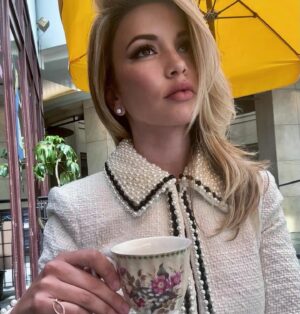 Masiela Lusha Instagram - Tête-à-tête and tea