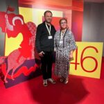 Mastane Mohajer Instagram - . «رخ» به جشنواره مسکو ‌رفت . مستند «رخ» به کارگردانی سام کلانتری و تهیه‌کنندگی آرش صادقی در اولین حضور جهانی‌اش در چهل و ششمین جشنواره فیلم مسکو به نمایش درآمد. (Moscow International Film Festival) چهل و ششمین جشنواره فیلم مسکو از تاریخ ۱۹ تا ۲۶ آوریل ۲۰۲۴ برگزار می‌گردد و فیلم «رخ» در بخش مسابقه مستند این جشنواره به نمایش در خواهد آمد. . پخش جهانی فیلم رخ توسط کمپانی WDP به مدیریت مستانه مهاجر می‌باشد. . کارگردان: سام کلانتری ، نویسنده و تهیه کننده : سام کلانتری و آرش صادقی ، تدوین: مستانه مهاجر ، صدابردار: انسیه ملکی، تصویر بردار: رضا تیموری ، دستیار کارگردان و برنامه‌ریز: رسا شیخ ، تهیه کننده اجرایی: بنیاد علی اکبر صادقی _ اشکان صادقی . #wdp #مستانه_مهاجر