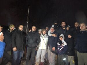 Mastane Mohajer Instagram - دوستان و همراهان محترم اکنون نزدیک به سه روز است که ما در شهرستان خوی حضور داریم و با توجه به کمکهای شما نیازهای اساسی دیگری وجود دارد که بدون توجه شما انجام نمی‌شود
همچنان معضل چادر، پتو وسایل گرمایشی در این منطقه وجود دارد و هموطنانمان از این کمبودها در رنج هستند اگر تمایل دارید که در این حرکت سهیم باشید 
لطفا کمکهای خودتان را به 
شماره كارت:
٦٠٣٧٩٩٧٤٥١٩٢٩١٢٠
شماره حساب:
٠٢٢٤٢٠١٩٦١٠٠٦
بانك ملي ايران بنام رضا صادقی
واریز کنید 
سپاسگزارم
در ضمن کمکهای غیر نقدی را میتوانید به ادرس زیر ارسال کنید

خ جلال آل احمد خ بلوچستان پلاک ۸ واحد ۴ موسسه تصویر پویا طهران