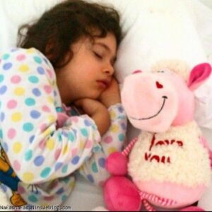 Mastane Mohajer Instagram - از لحظه ای که بدنیا آمدی 
هر روز صبح  که بیدار میشم 
شکر گزار داشتن ت هستم

خدا چقدر منو دوست داره 
دختری مثل تو نصیبم کرد 
دوستت دارم 

الهی همیشه خوشحال باشی عزیز دلم ❤️🧿
#نفس_بازغی #nafasbazeghi