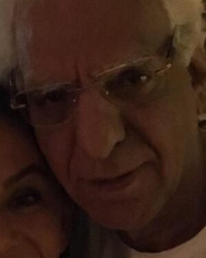 Mastane Mohajer Instagram - آخه این چه خداحافظی غم انگیزی بود
دلمان را خون کردید 
سوختیم 💔#کیومرث_پوراحمد