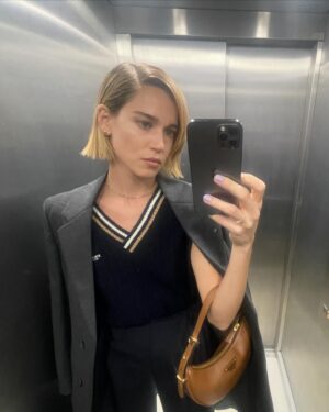 Matilda Lutz Instagram - @prada or nada ... 💜 thank you , what an incredible show!  Styling @selinbursalioglu  Hair @lorisrocchi  Make up @martina__dandrea  Grazie @stefaniacastaldi and @madeineb