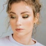 Maud Baecker Instagram - 🤍🧡💚 @lacover_ INCANDESCANTE portrait Maquillage @clairegby Coiffure @juliettemeyer_ Photos Backstage @natureloquente @carnetdecoulisses Photographies @christopheserraphoto 🔥