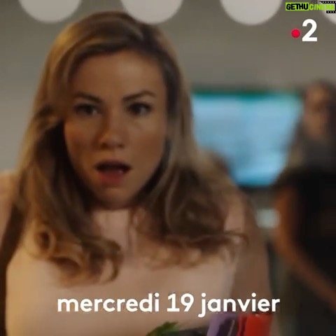 Maud Baecker Instagram - 💥Boum 💥 🎬 L’AMOUR (PRESQUE) PARFAIT débarque sur @france2 à 21h le 19 Janvier 2022 ! Soyez au rdv 🥳💝 De l’amour du rêve du rire … et plein d’autres choses !!! Une série réalisée par @pascale_pouzadoux 💖 crée par @armellouche_patron_ @emmanuelpatron1 avec @isabellevitari @nadiaroz @tomleeb @fvincentelli @alicedufour @alicedaubelcour @geremycredeville @delphine_theodore @chillybump @valentin_de_carbonnieres @mariefacundo @cedric_chevalme @selmakouchy @alexisloretofficiel @polo.mn @bureloup #evelynebouix #marthevillalonga #armelle @frederiquebel_ @paulidy @bigjohndepaname @tontonyaya75 @guillaume.ducreux #nicolasvaude @antoine.dulery @francoisberleand et plein d’autres ❣️ !!! 🙏 @france2 @francetelevisions @anne_didier #anneholmes #fredericgoetz @pmsaprod @alainpancrazi @philipptessier @jean_baptiste_frey @laurent.bacri @aurorebacri @le_cnc #sophieblanchouin @geraldacourtdop @emiliegrandperret #laureprevost #mathieuhiltzer @emeline.avril @mellebruitdelamer @aurore_sbn @marinetess20 @ow.elise @brunosegni @maidiroth @carine_charaire @claudiagonzalezenndewell @nicolesonneville @mathieugarraialde et tellement plein d’autres !!! @lamourpresqueparfait 💖💝💥