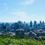 Maude Harcheb Instagram - Montréal - jour 3 - Mont royal - la vue est belle - je voulais une pédicure orange mais c’est rouge mamie - noisette / poire citron / vanille fraise - à manger à boire et des chats Montréal je t’aime de plus en plus 🖤