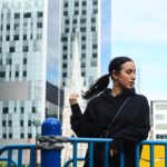 Maude Harcheb Instagram - Montréal - Jour 1 🤩 - Vieux Montréal - Toutes les aires de jeux qu’on a trouvé sur le chemin - Le vieux port - Un escalier interdit d’accès où Anthony m’a forcée à monter parce que ça ferait une belle photo - Un écureuil ( ouais c’est cliché mais regardez sa tête 🥺) Ce voyage on en rêve depuis des années 🇨🇦☺️