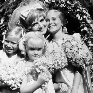Maureen McCormick Instagram - “Here’s The Story” 
On this date (September 26) in 1969 #TheBradyBunch debuted on ABC at 8pm. 53 years ago. What beautiful memories. 
❤️❤️❤️❤️❤️❤️❤️❤️❤️ #Love