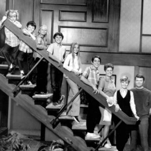 Maureen McCormick Instagram - “Here’s The Story” 
On this date (September 26) in 1969 #TheBradyBunch debuted on ABC at 8pm. 53 years ago. What beautiful memories. 
❤️❤️❤️❤️❤️❤️❤️❤️❤️ #Love