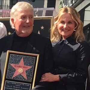 Maureen McCormick Instagram - Happy Happy 94th Birthday to my dear friend Sid Krofft 💕 I love and adore you and I am honored to be a part of your creation… The Brady Bunch Hour. The craziest spinoff in tv history. @sidkrofft @sidandmartykrofft Thank you for all the love, magic, happiness and color you bring into this world😘💃🏼🥰💋🎂🌈❤️🧡💛💚💙💜