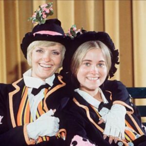 Maureen McCormick Instagram - 50 years ago today “The Show Must Go On” premiered on The Brady Bunch. It will always hold a most special place in my heart. Love and miss you Florence. 💞
#TogetherWhereverWeGo 
#tbt #love