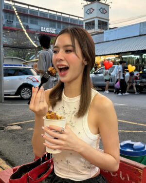 Maya Chanitcha Pimthong Instagram - one day with p‘@aomiryy (มีใครอยากดู vlog มาญ่ากับพี่ออมมั้ย🥺🙌🏼)
#shopcider #cidergang #CiderinSEA