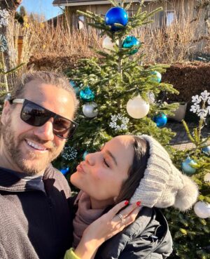 Maya Stojan Instagram - Wishing you all a Merry Christmas! Sending you lots of love from Switzerland ♥️🇨🇭🎄🎅🏽🙌🏽🙏🏽💫
Leos first Christmas was downright magical!!