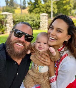 Maya Stojan Instagram - While I was pregnant with Leo I told myself that I would never be that mom that shares pictures of her kid all the time. Cut to 😳
He just brings me so much joy and I hope he sparkles your day too! 💫
Sweet fact: The shirt I’m wearing belonged to @toddclever ‘s mom, my beautiful mother in law. ♥️