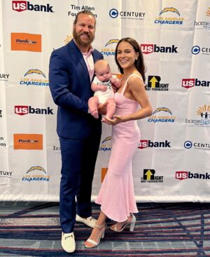 Maya Stojan Instagram - Yesterday, I got to celebrate the HomeLight Family Living’s 27th Anniversary and Mother’s Day Celebration! 
I’m so thankful to The Midnight Mission for inviting me to once again host this beautiful event. 
I’m incredibly inspired by all of our honorees, alumni and current participants who show considerable commitment to breaking the cycle of poverty and huge efforts in providing a bright future for their children. 
It is a true privilege to be a part of the Midnight Mission family and over the next few months and years, I hope that together, we can do more to help families experiencing homelessness. Because despite false beliefs, most people living in homelessness aren’t choosing this “lifestyle” and they do want help. They deserve our love, respect and acknowledgment. 
You don’t know someone’s journey until you’ve heard it, let alone lived it. 
Please follow @themidnightmission and @homelightfamily to share your support in any which way that you can! 
Thank you 💖