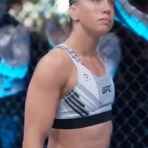 Maycee Barber Instagram - The past of #TheFuture 🥊

Which fight of mine is your favorite?! ⬇️ #mma #ufc