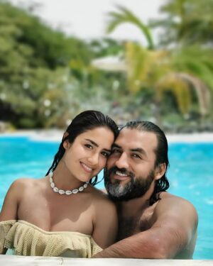 Mayella Lloclla Instagram - Hoy es otro día más que te AMO ❤️ Feliz día del Amor @jhefryvasquez ❤️‍🔥🔥😍
#sanvalentin #FelizDíaDelAmor #felizdiadelamorylaamistad