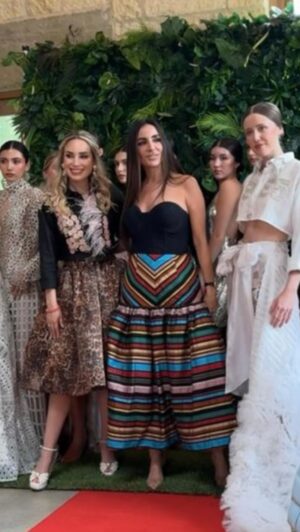 Mayra Farret Instagram - Do what you love, and you will find the way to get it out to the world

Event team:
@bruxomezcal @moraleseventdecorator @crowncouturesalon @priscillafuenteshair09 @pearlishglam_bythais @dx2_fashion_models @mollyameliacolorz @funhausviv @trentonn @aguirre_photos @carriquitx @djmaddyao @the.profile00