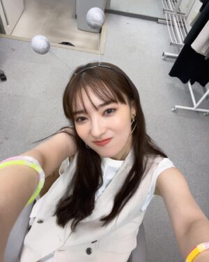 Mayu Miyamoto Instagram - .

@classy_mag_insta 
7月号発売日デス…🛸👽🚀
ミテネ…👾👾👾

#着回しdiary
#2枚目ちょっとだけ我に返ってる