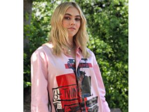 McKaley Miller Instagram - forgot to post these from my last day of @mamovie2019 press! 💖 obsessed with this look :)
MA IS OUT IN ONE WEEK !!!!!!!!! 😱